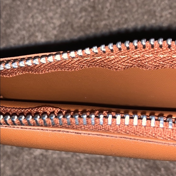 Melie Bianco Lottie Saddle Wristlet - Picture 8 of 12